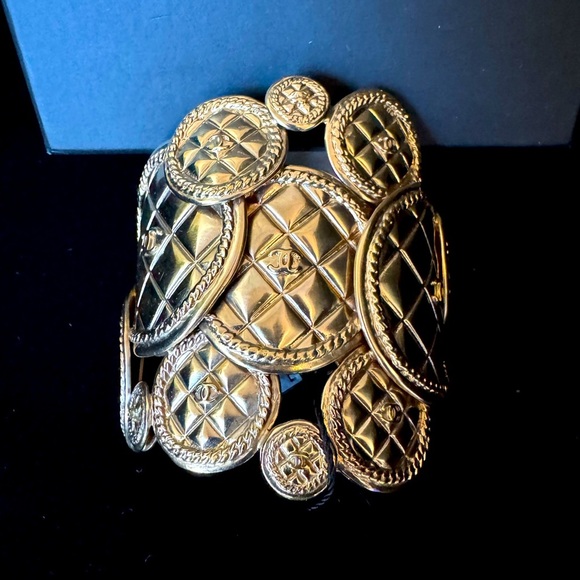 CHANEL Cuff bracelet. Unique design! Rare - Picture 8 of 10